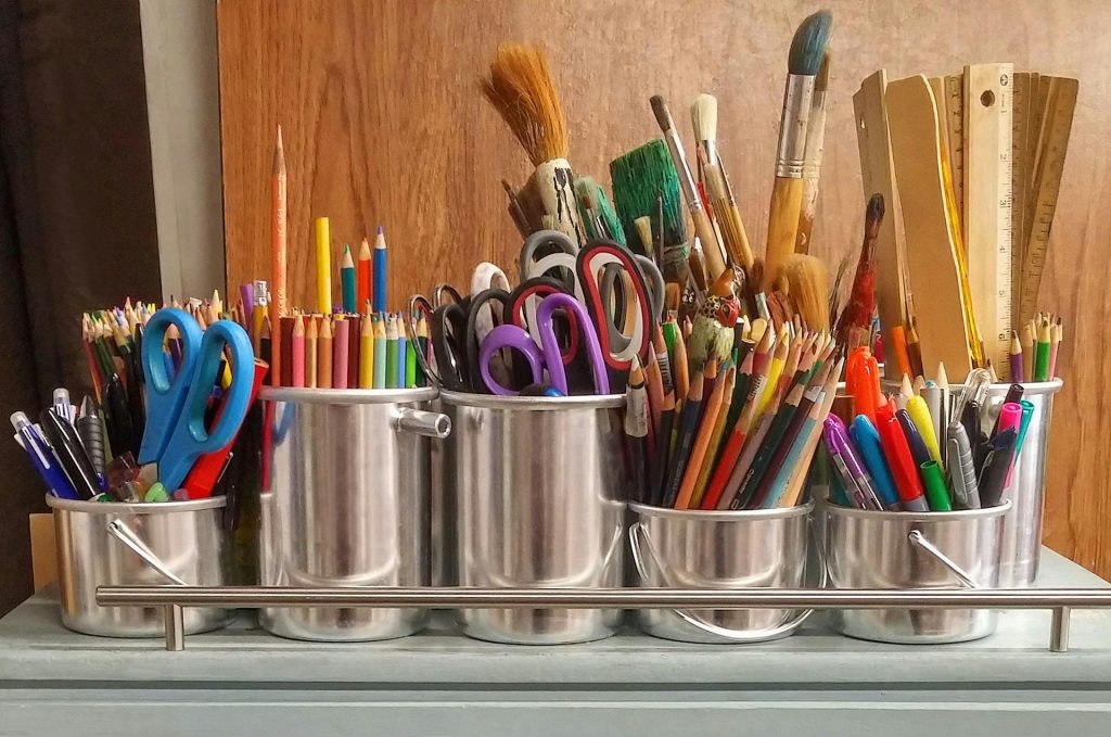 how to organize art supplies
